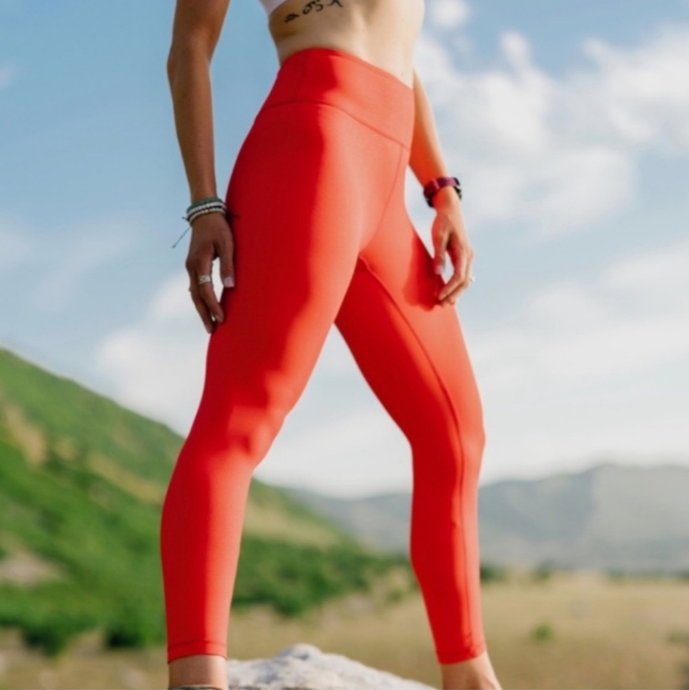 Zyia Fire Red Vibrations Light n Tight Leggings EUC